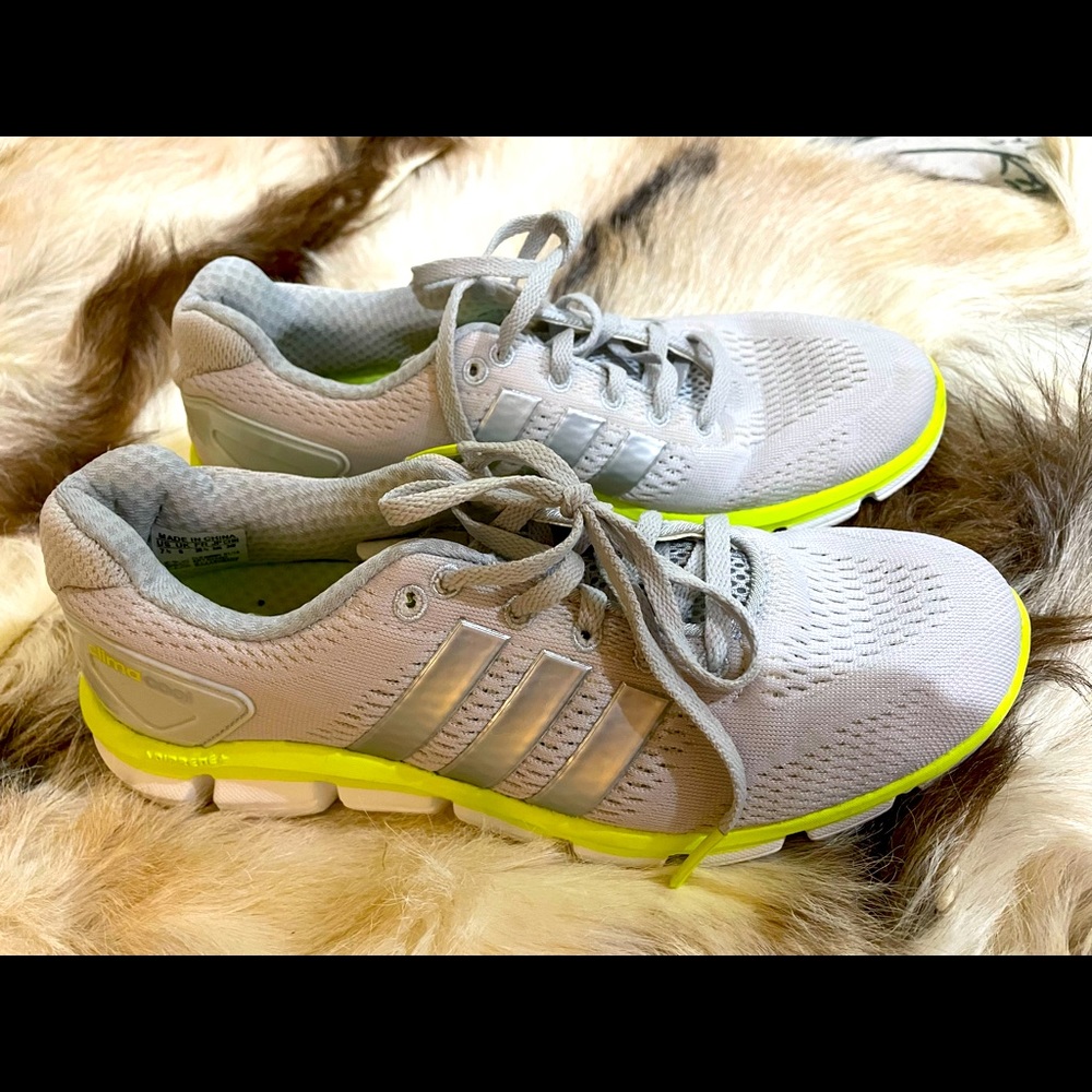 ADIDAS sneakers size US 7,5 worn once. Airy and very light.